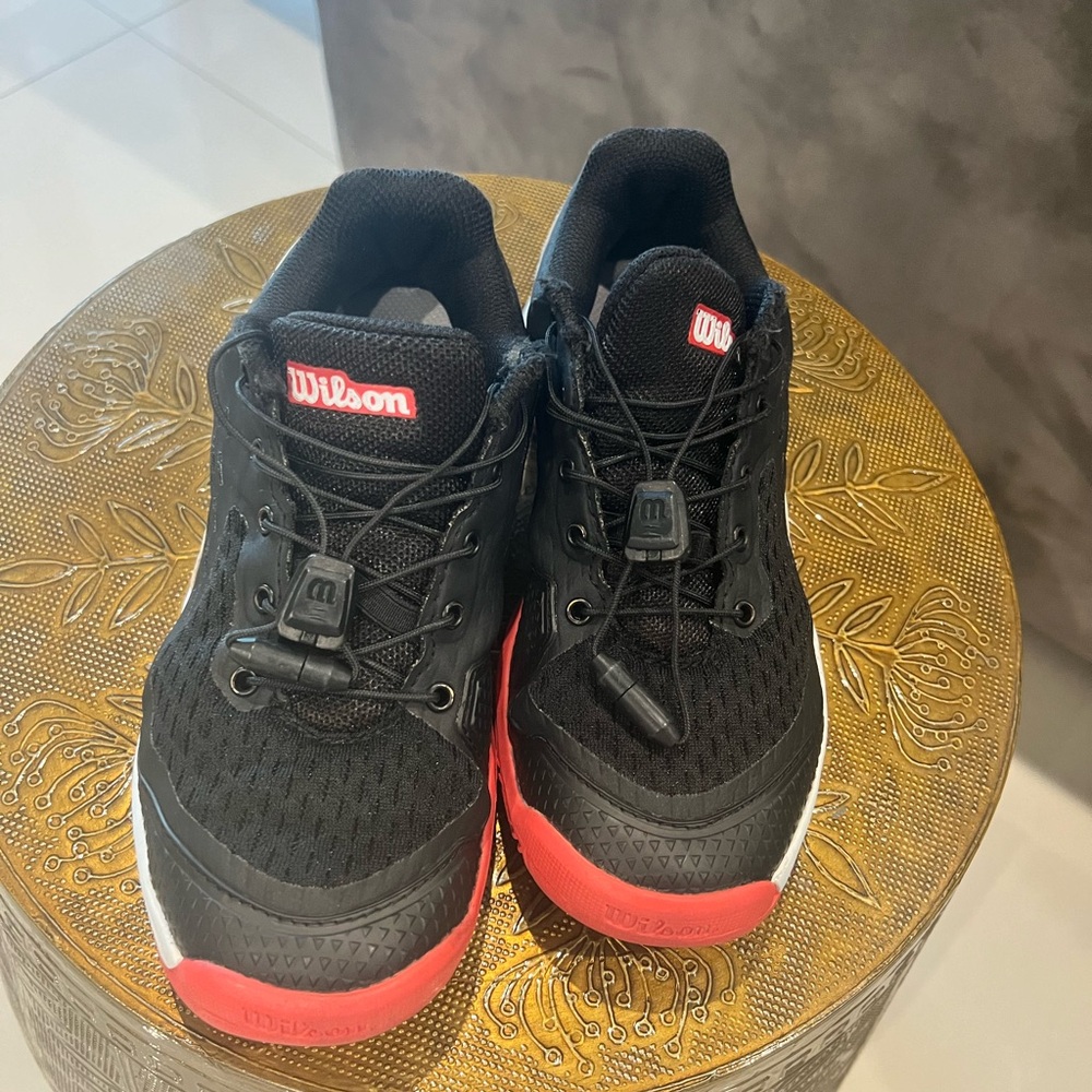 Wilson boy tennis shoes